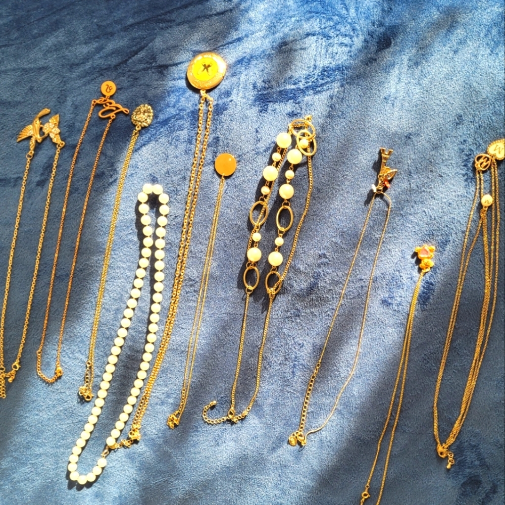 Bundle of various Gold necklaces